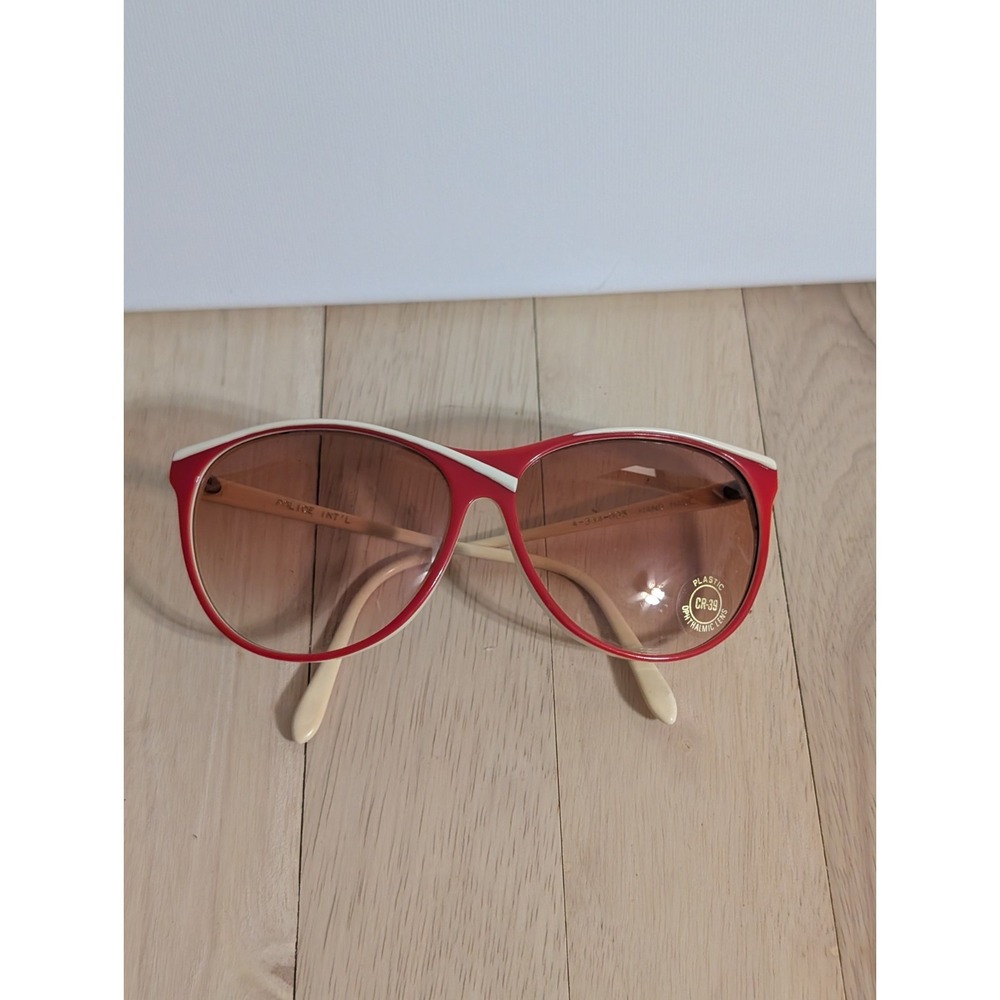 Vtg POLICE Int'l A 334-005 Red Papillon Cream Womens Sunglasses